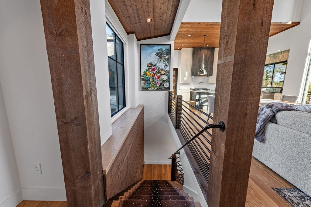 Ellijay, Georgia, 30540, United States, 4 Bedrooms Bedrooms, ,3 BathroomsBathrooms,Residential,Active,1985878