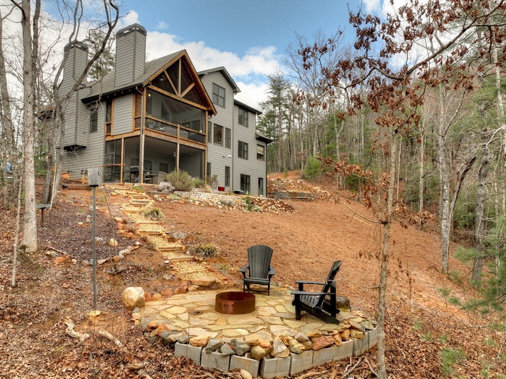 Ellijay, Georgia, 30540, United States, 5 Bedrooms Bedrooms, ,4 BathroomsBathrooms,Residential,Active,1745330