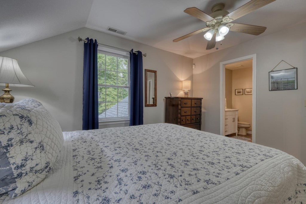 Blairsville, Georgia, 30512, United States, 4 Bedrooms Bedrooms, ,4 BathroomsBathrooms,Residential,Active,1920254