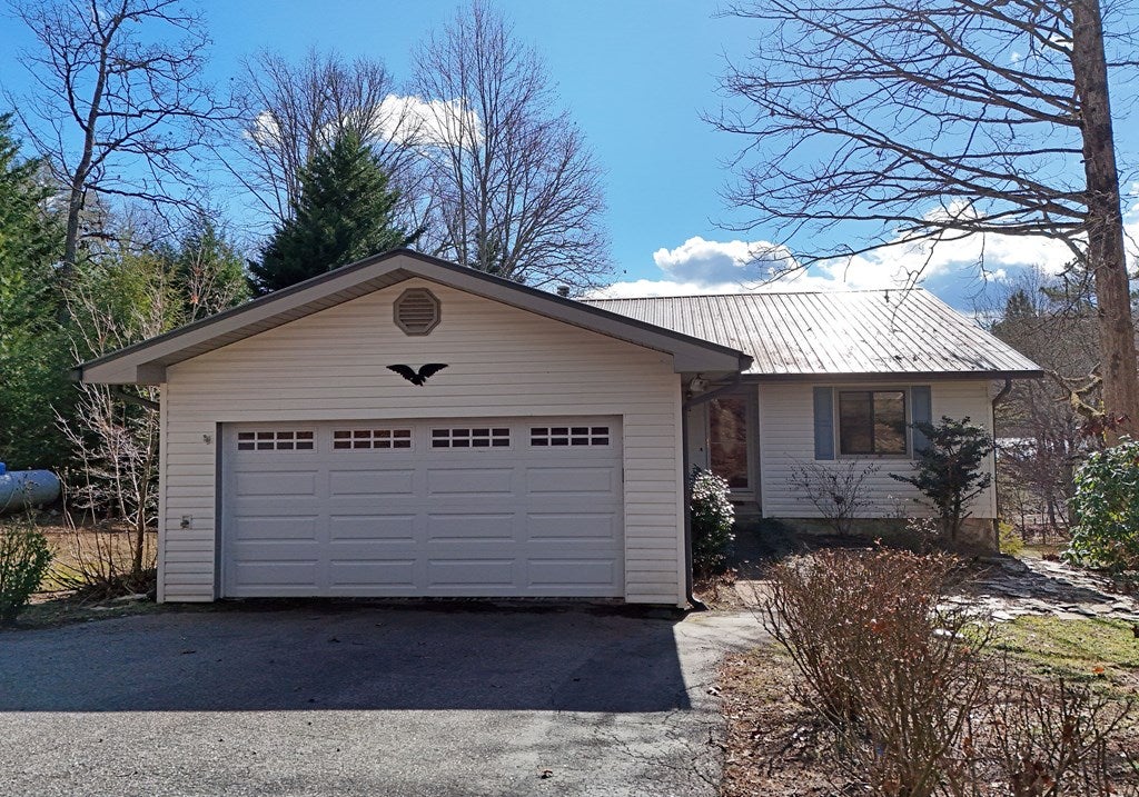 Blairsville, Georgia, 30512, United States, 3 Bedrooms Bedrooms, ,3 BathroomsBathrooms,Residential,Active,2009171