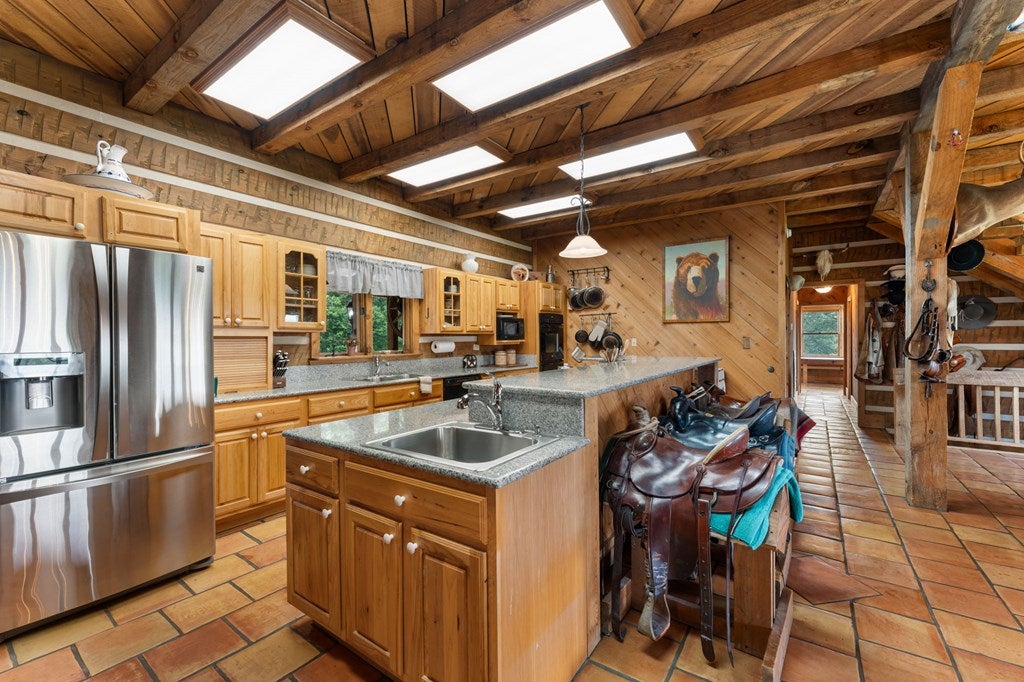 Warne, North Carolina, 28909, United States, 3 Bedrooms Bedrooms, ,3 BathroomsBathrooms,Residential,Active,1859363