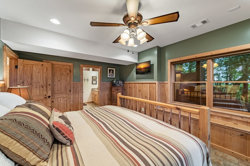 Morganton, Georgia, 30560, United States, 4 Bedrooms Bedrooms, ,5 BathroomsBathrooms,Residential,Active,1952626