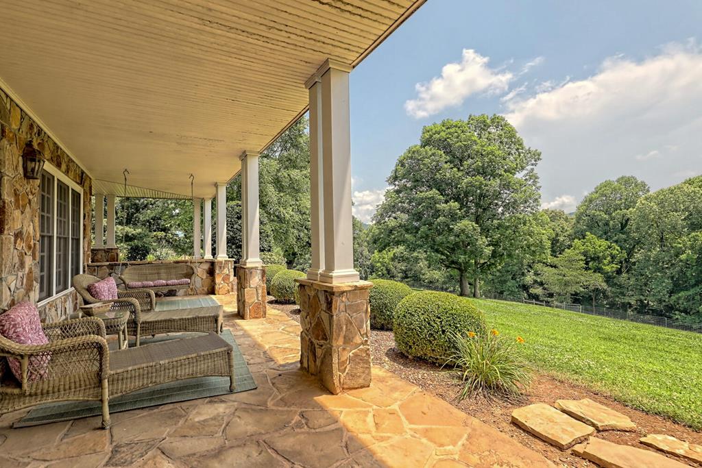 Young Harris, Georgia, 30582, United States, 4 Bedrooms Bedrooms, ,5 BathroomsBathrooms,Residential,Active,1945371