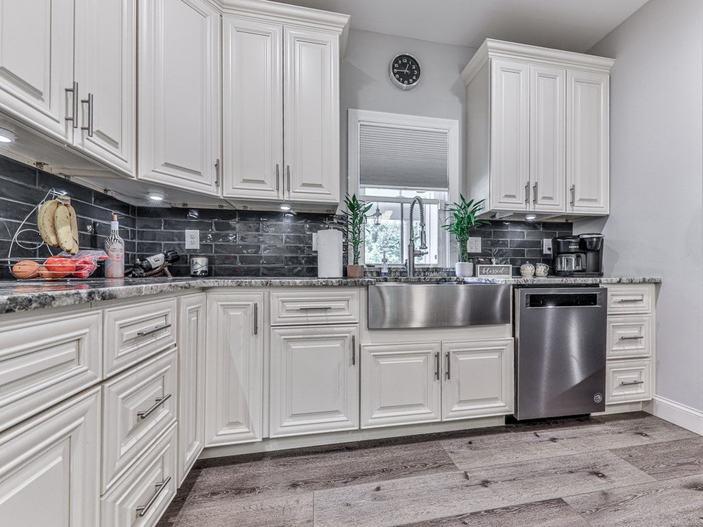 Ellijay, Georgia, 30540, United States, 4 Bedrooms Bedrooms, ,5 BathroomsBathrooms,Residential,Active,1929440