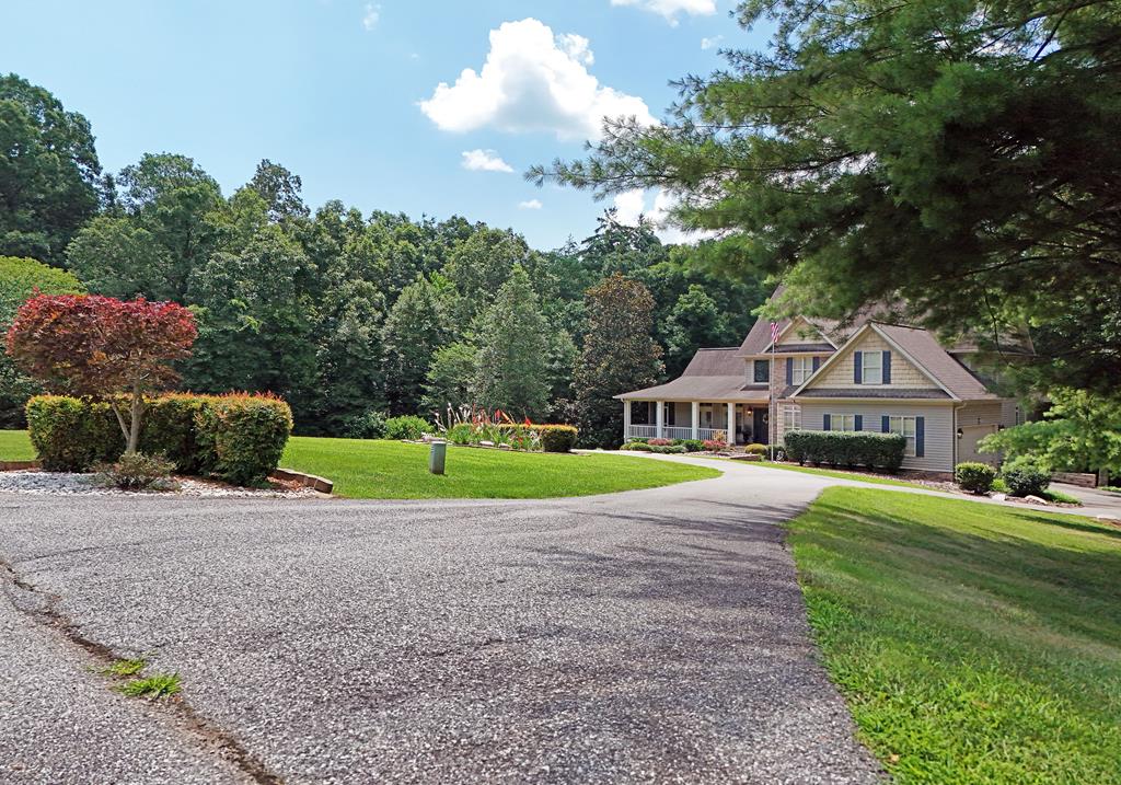 Blairsville, Georgia, 30512, United States, 5 Bedrooms Bedrooms, ,5 BathroomsBathrooms,Residential,Active,1888957