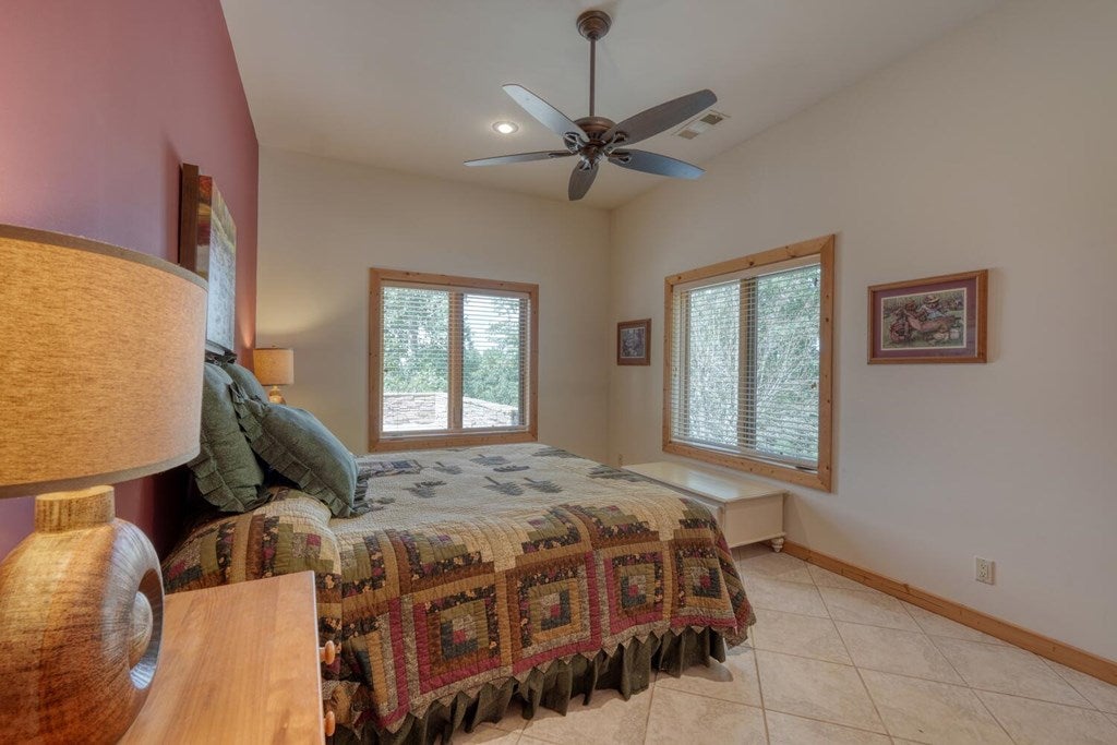 Blairsville, Georgia, 30512, United States, 4 Bedrooms Bedrooms, ,6 BathroomsBathrooms,Residential,Active,1934771