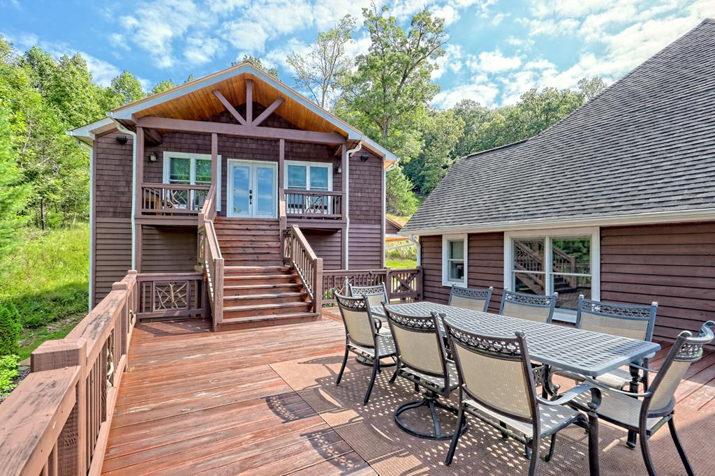 Franklin, North Carolina, 28734, United States, 3 Bedrooms Bedrooms, ,4 BathroomsBathrooms,Residential,Active,2015469