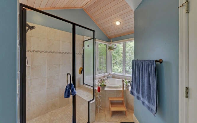 Hiawassee, Georgia, 30546, United States, 4 Bedrooms Bedrooms, ,3 BathroomsBathrooms,Residential,Active,1863263