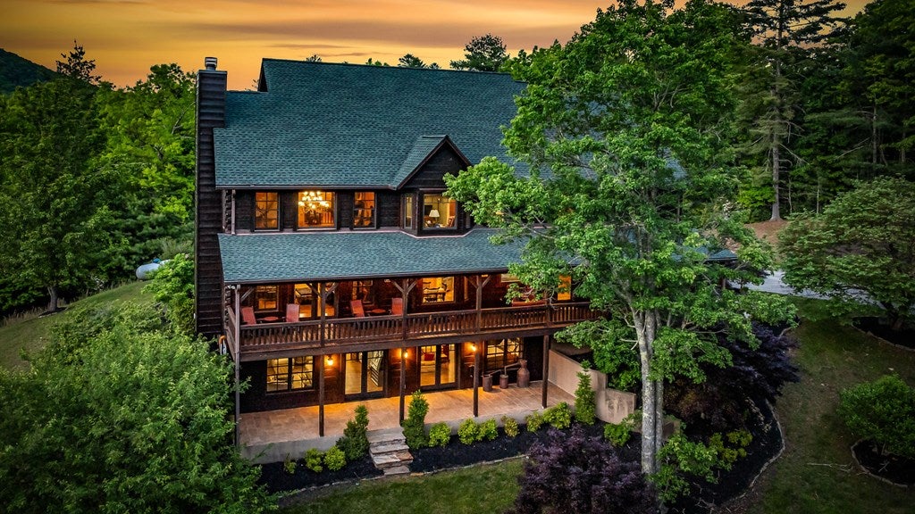 Brasstown, North Carolina, 28902, United States, 4 Bedrooms Bedrooms, ,5 BathroomsBathrooms,Residential,Active,1810516