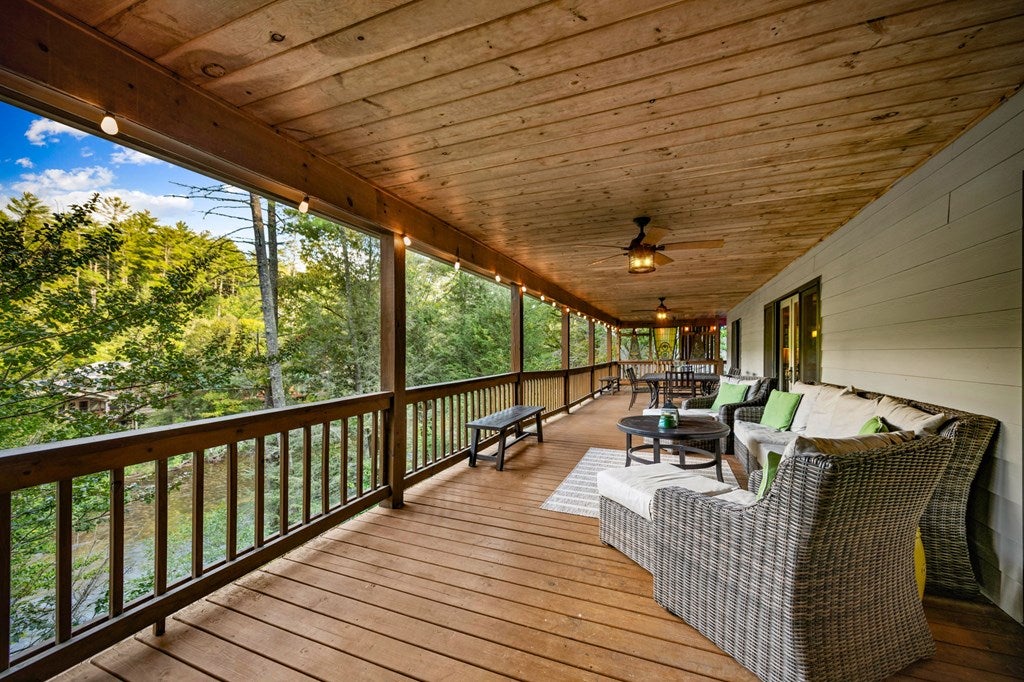 Blue Ridge, Georgia, 30513, United States, 4 Bedrooms Bedrooms, ,3 BathroomsBathrooms,Residential,Active,1945235