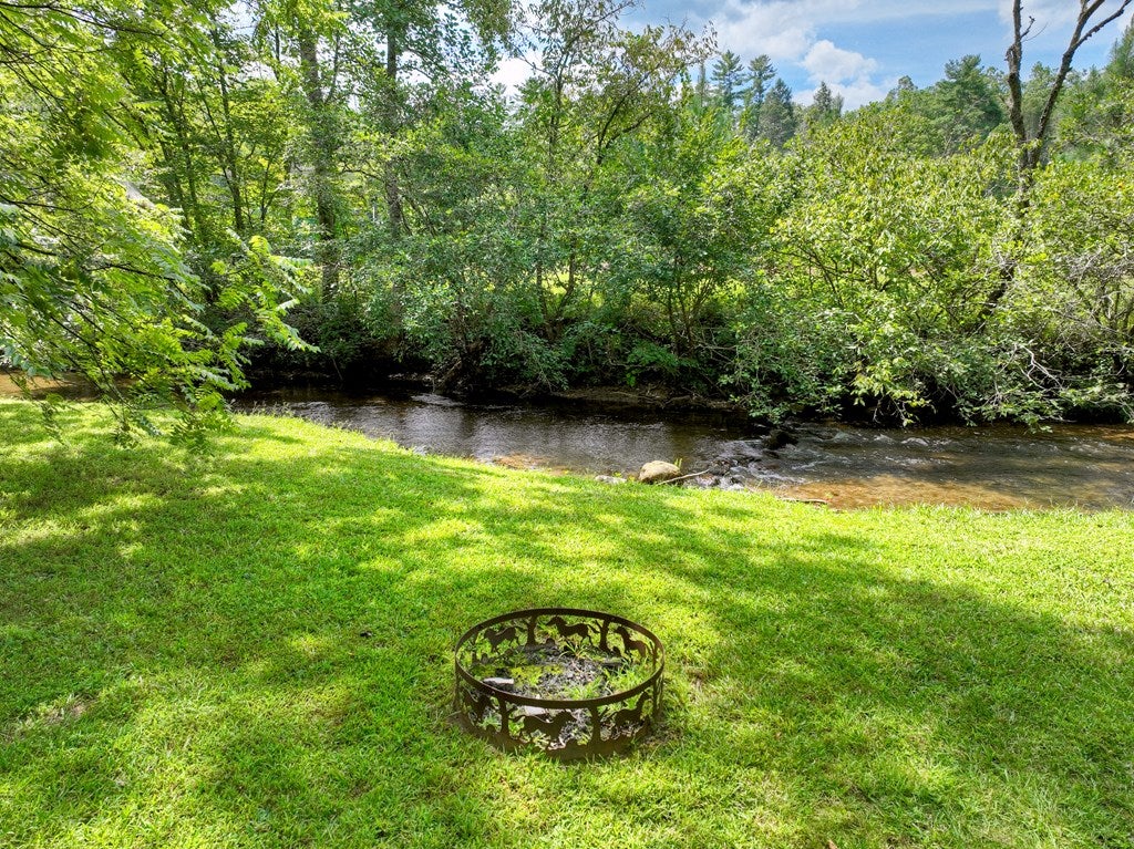 Ellijay, Georgia, 30536, United States, 2 Bedrooms Bedrooms, ,2 BathroomsBathrooms,Residential,Active,1946315