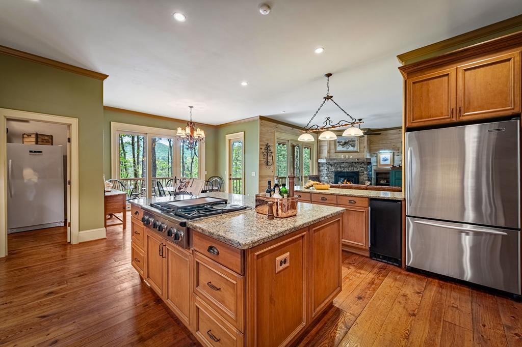 Ellijay, Georgia, 30536, United States, 4 Bedrooms Bedrooms, ,4 BathroomsBathrooms,Residential,Active,1800168