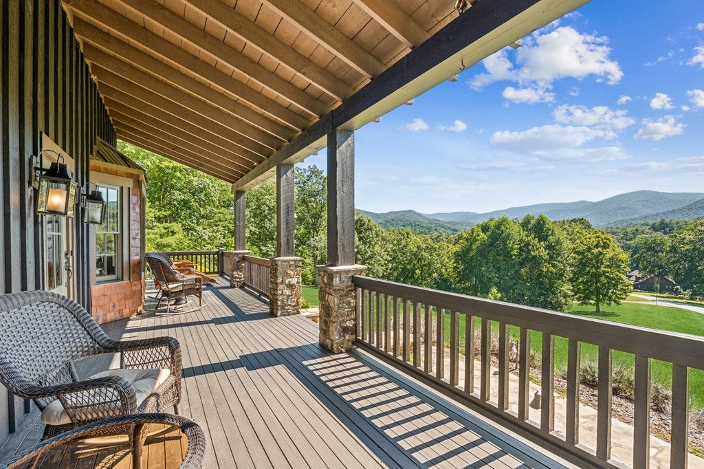Ellijay, Georgia, 30536, United States, 3 Bedrooms Bedrooms, ,4 BathroomsBathrooms,Residential,Active,1902938