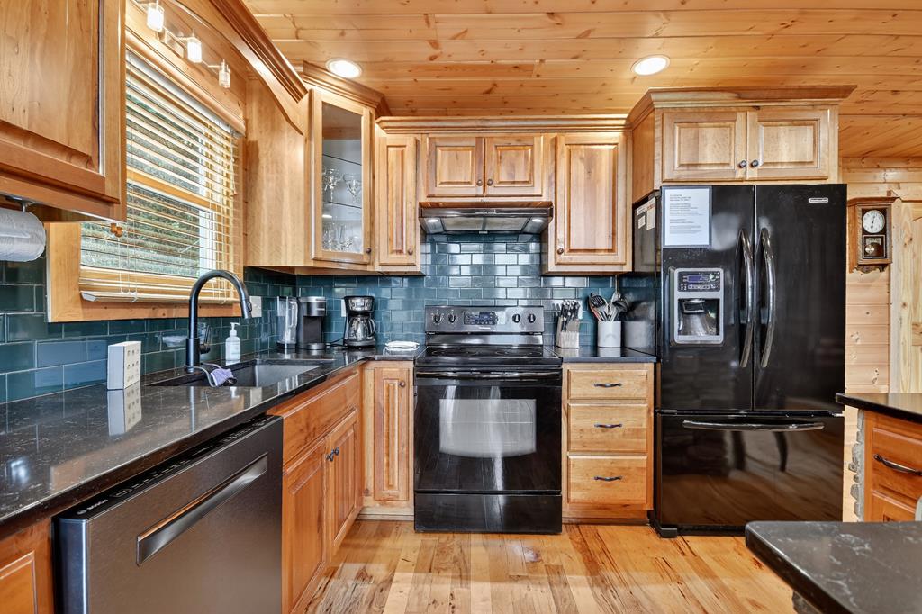 Blue Ridge, Georgia, 30513, United States, 4 Bedrooms Bedrooms, ,4 BathroomsBathrooms,Residential,Active,1877814