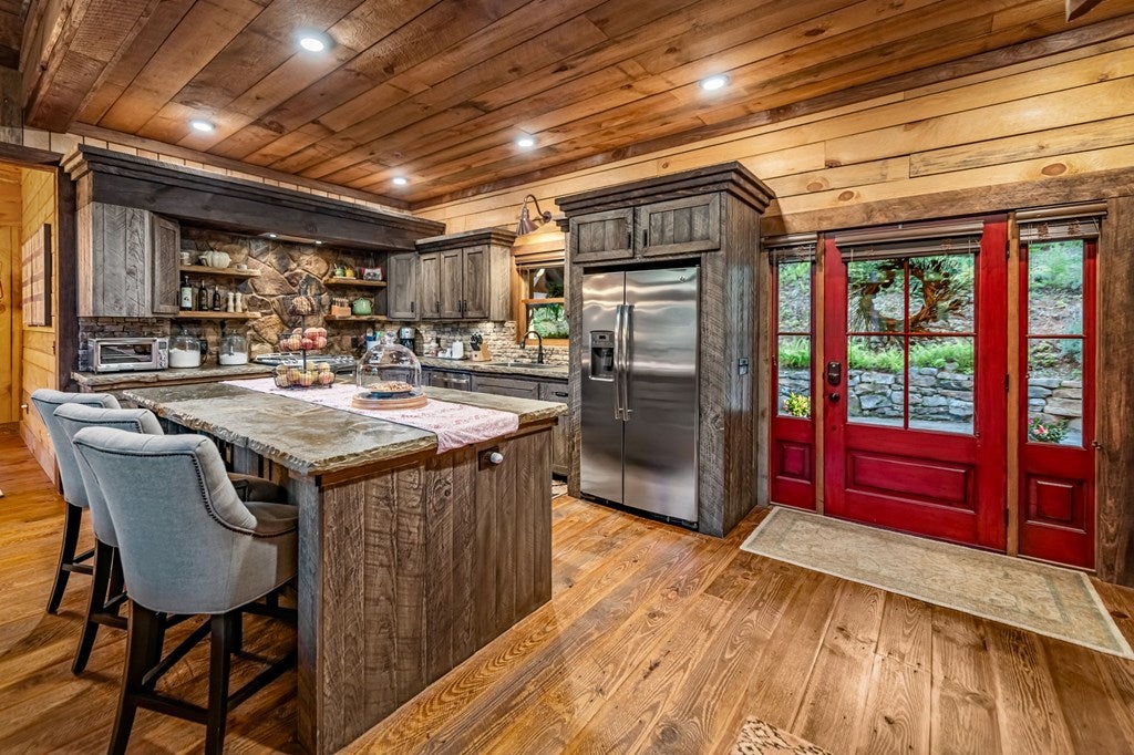 Blue Ridge, Georgia, 30513, United States, 3 Bedrooms Bedrooms, ,5 BathroomsBathrooms,Residential,Active,1973531