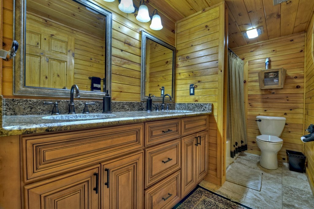 Morganton, Georgia, 30560, United States, 4 Bedrooms Bedrooms, ,6 BathroomsBathrooms,Residential,Active,1944072