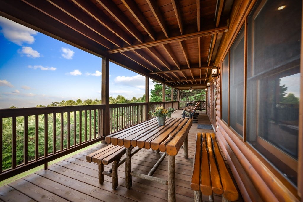 Mineral Bluff, Georgia, 30559, United States, 4 Bedrooms Bedrooms, ,4 BathroomsBathrooms,Residential,Active,1929467