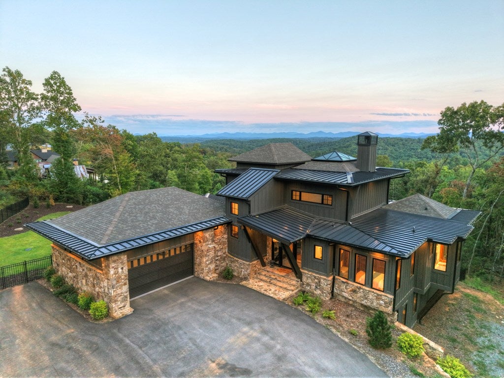Blue Ridge, Georgia, 30513, United States, 5 Bedrooms Bedrooms, ,5 BathroomsBathrooms,Residential,Active,1945259