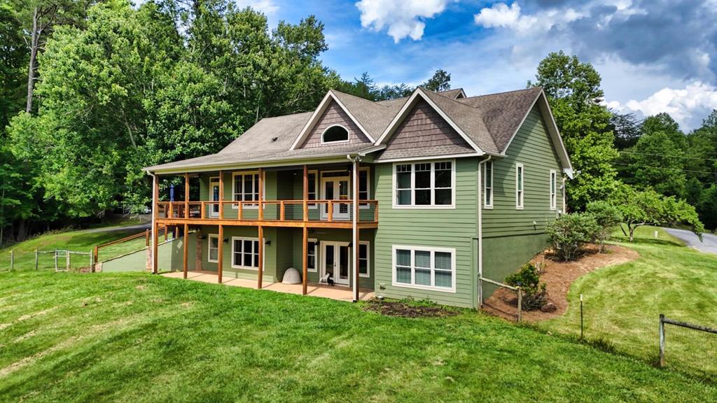 Blairsville, Georgia, 30512, United States, 4 Bedrooms Bedrooms, ,4 BathroomsBathrooms,Residential,Active,1850663