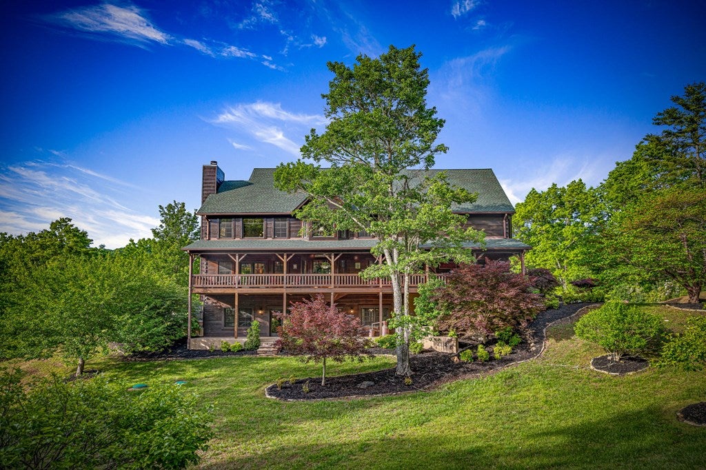Brasstown, North Carolina, 28902, United States, 4 Bedrooms Bedrooms, ,5 BathroomsBathrooms,Residential,Active,1810516