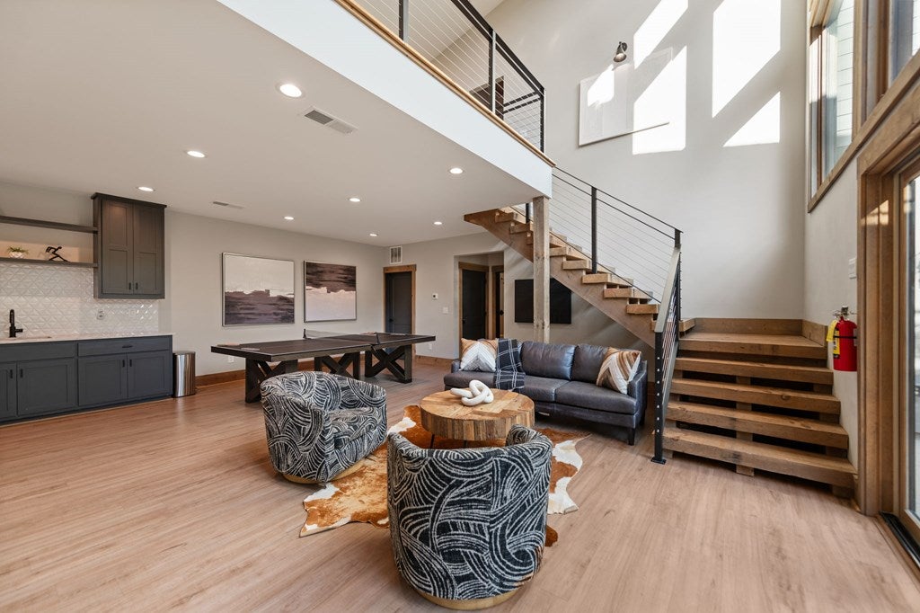 Ellijay, Georgia, 30540, United States, 5 Bedrooms Bedrooms, ,6 BathroomsBathrooms,Residential,Active,1914794