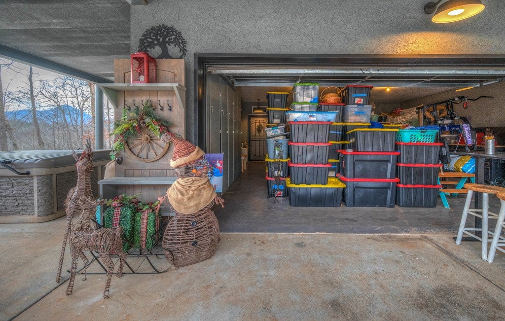 Hiawassee, Georgia, 30546, United States, 3 Bedrooms Bedrooms, ,2 BathroomsBathrooms,Residential,Active,2007353