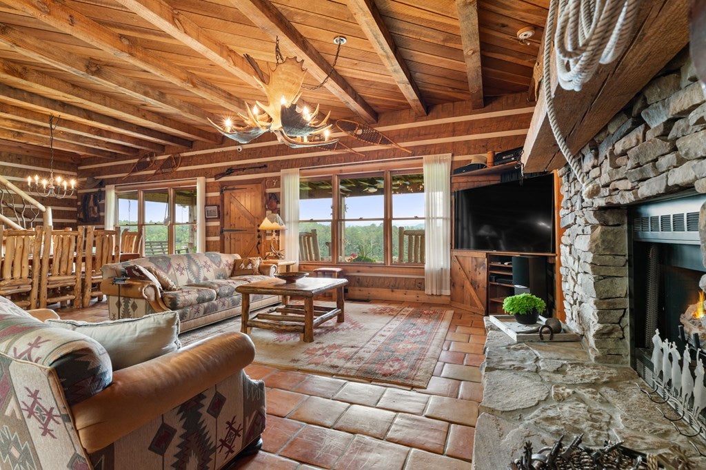 Warne, North Carolina, 28909, United States, 3 Bedrooms Bedrooms, ,3 BathroomsBathrooms,Residential,Active,1859363