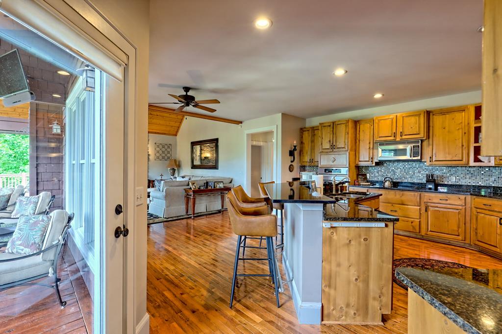 Franklin, North Carolina, 28734, United States, 3 Bedrooms Bedrooms, ,4 BathroomsBathrooms,Residential,Active,1945078