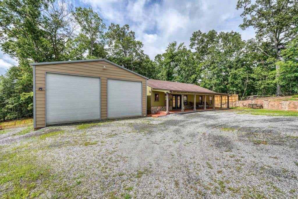 1529 CEDAR VIEW Ln  