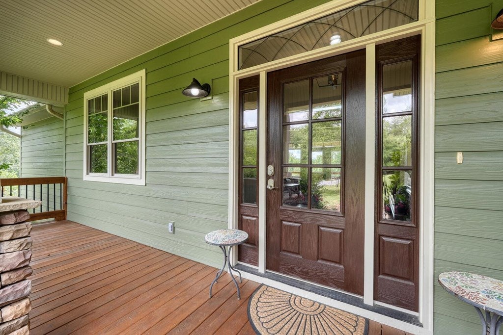 Blairsville, Georgia, 30512, United States, 4 Bedrooms Bedrooms, ,4 BathroomsBathrooms,Residential,Active,1850663