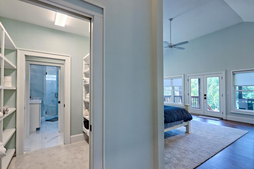 Franklin, North Carolina, 28734, United States, 3 Bedrooms Bedrooms, ,4 BathroomsBathrooms,Residential,Active,1945078