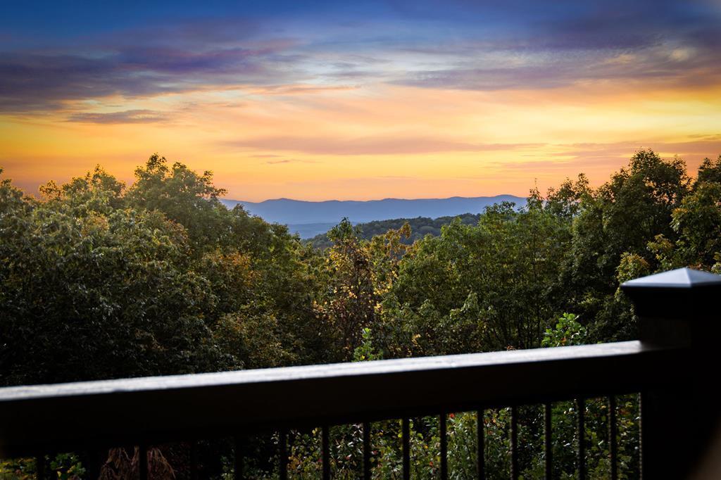 Ellijay, Georgia, 30536, United States, 5 Bedrooms Bedrooms, ,5 BathroomsBathrooms,Residential,Active,1973280