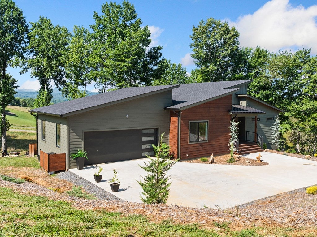 Morganton, Georgia, 30560, United States, 4 Bedrooms Bedrooms, ,4 BathroomsBathrooms,Residential,Active,1920223