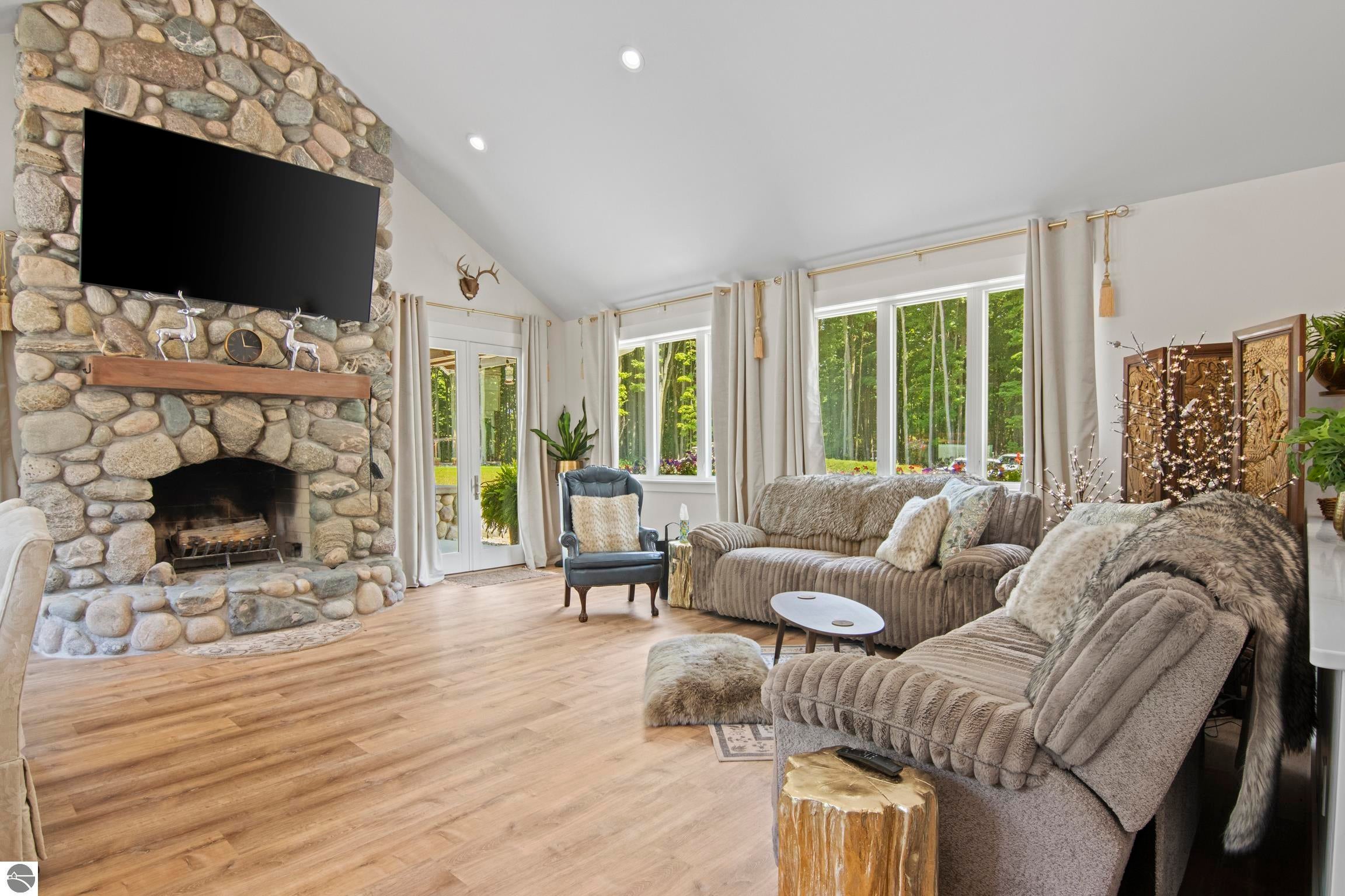 Alden, Michigan, 49612, United States, 3 Bedrooms Bedrooms, ,2 BathroomsBathrooms,Residential,Active,1919079