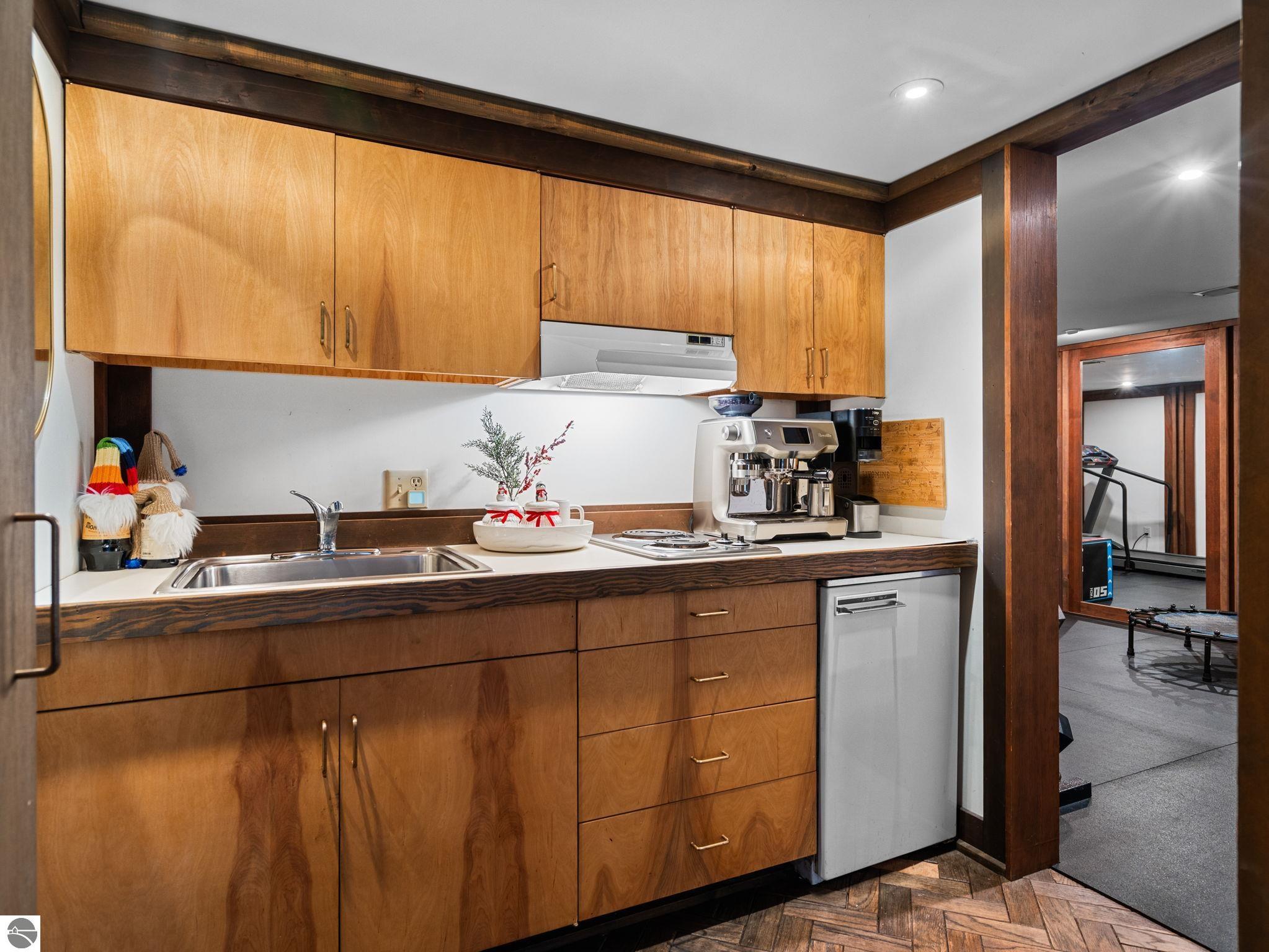 Traverse City, Michigan, 49686, United States, 3 Bedrooms Bedrooms, ,2 BathroomsBathrooms,Residential,Contingent,2007042