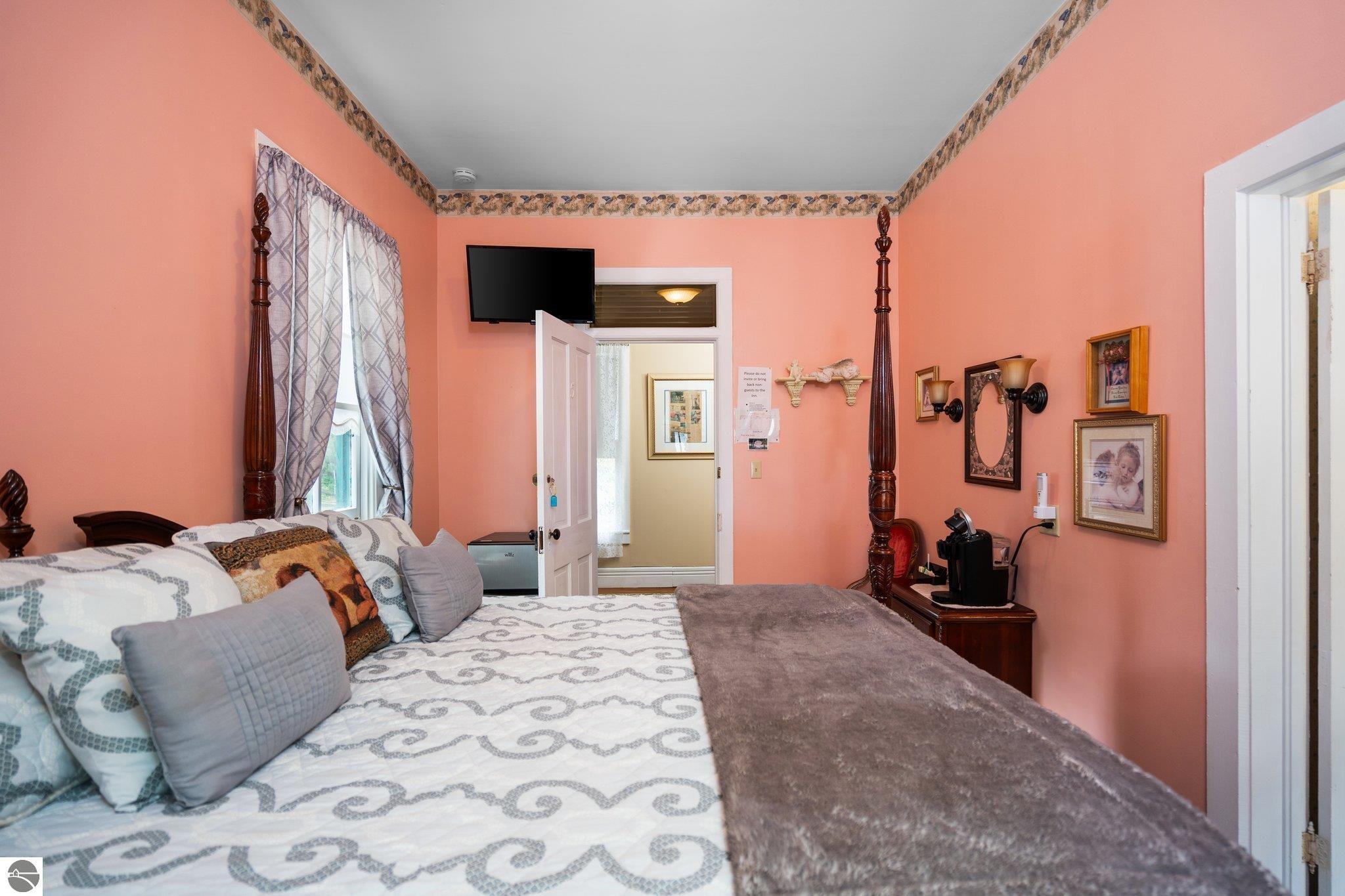 Traverse City, Michigan, 49686, United States, 11 Bedrooms Bedrooms, ,12 BathroomsBathrooms,Residential,Active,1871584