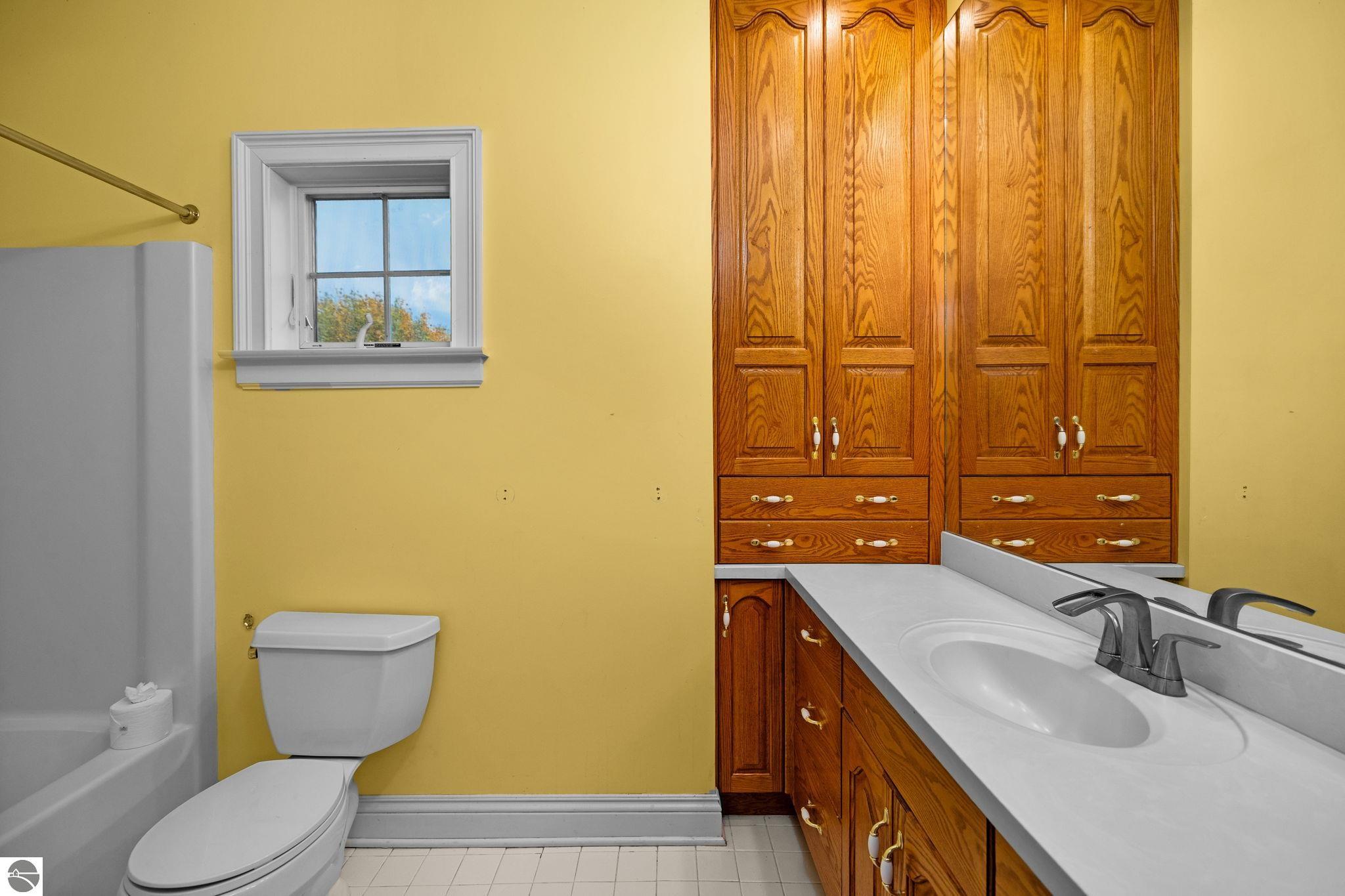 Traverse City, Michigan, 49686, United States, 4 Bedrooms Bedrooms, ,4 BathroomsBathrooms,Residential,Active,1990613