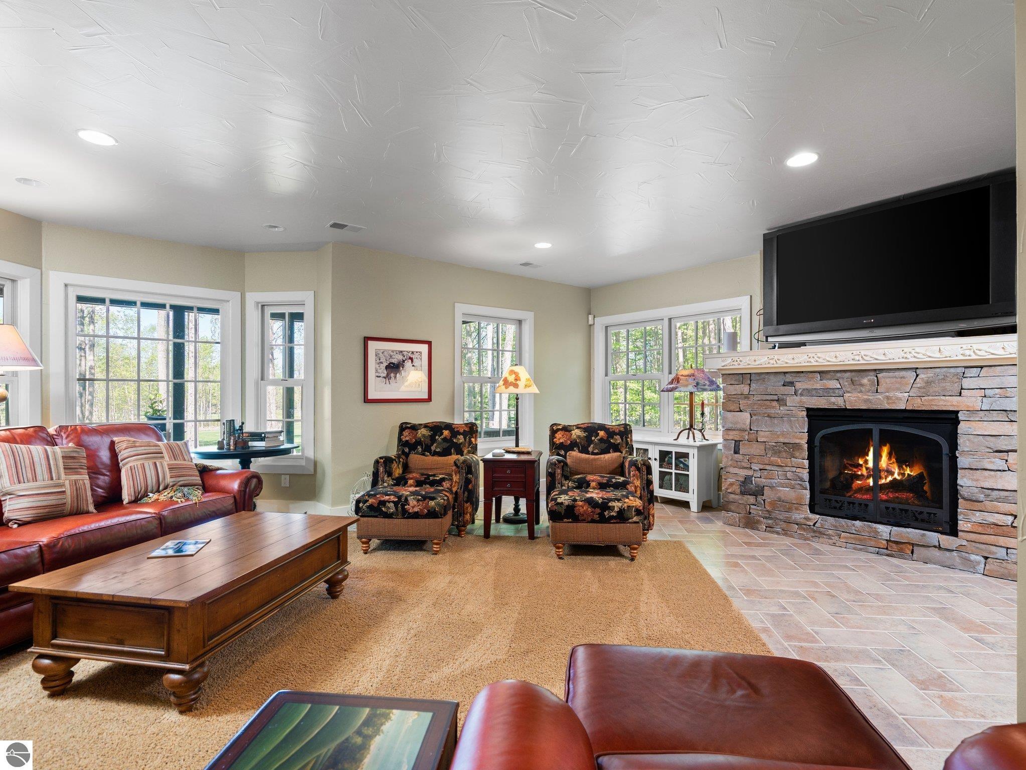 Thompsonville, Michigan, 49683, United States, 5 Bedrooms Bedrooms, ,6 BathroomsBathrooms,Residential,Active,1820794