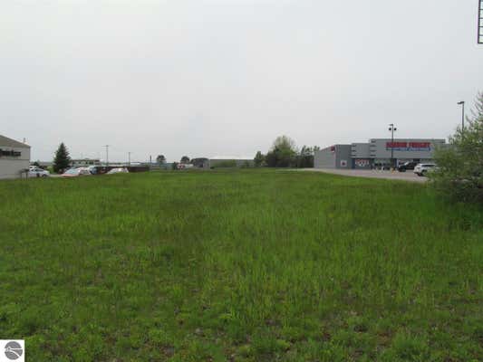 3910 S MACKINAW TRL, CADILLAC, MI 49601 - Image 1