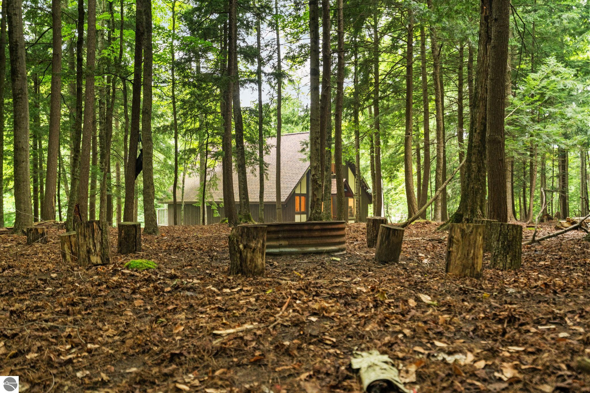 Traverse City, Michigan, 49684, United States, 4 Bedrooms Bedrooms, ,3 BathroomsBathrooms,Residential,Active,1909642