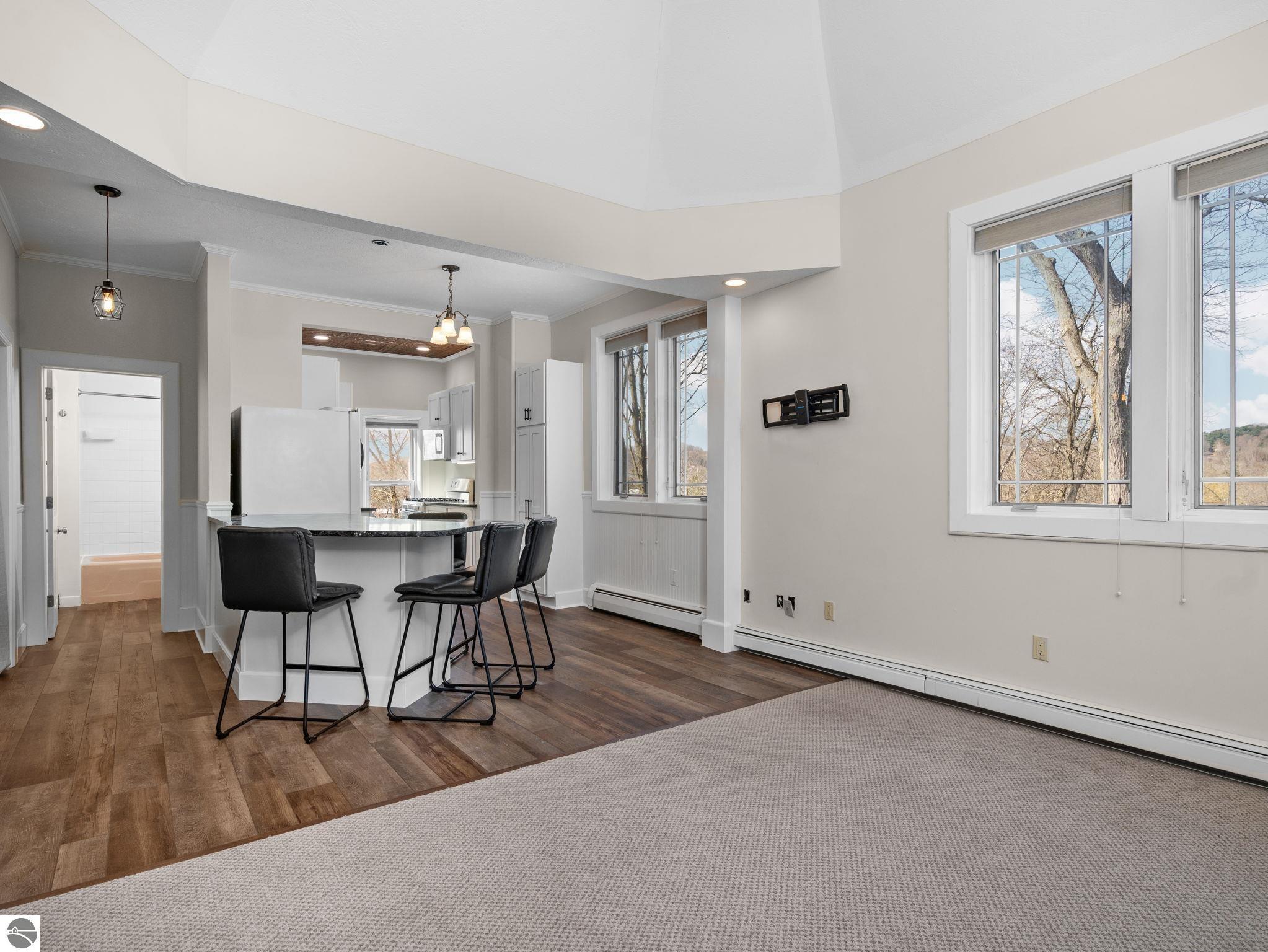 Traverse City, Michigan, 49684, United States, 5 Bedrooms Bedrooms, ,4 BathroomsBathrooms,Residential,Active,2043274