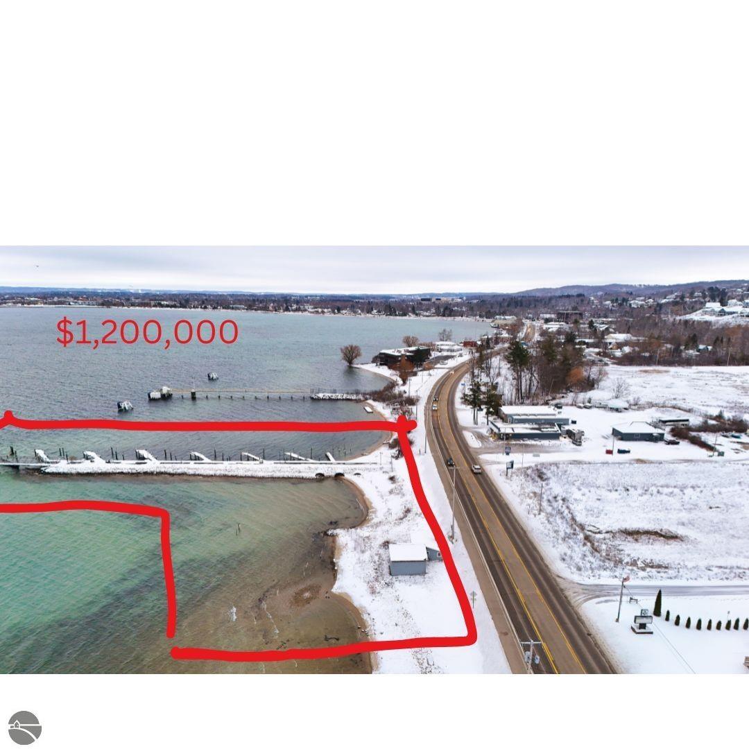 Traverse City, Michigan, 49684, United States, 1 Bedroom Bedrooms, ,1 BathroomBathrooms,Residential,Contingent,1929461