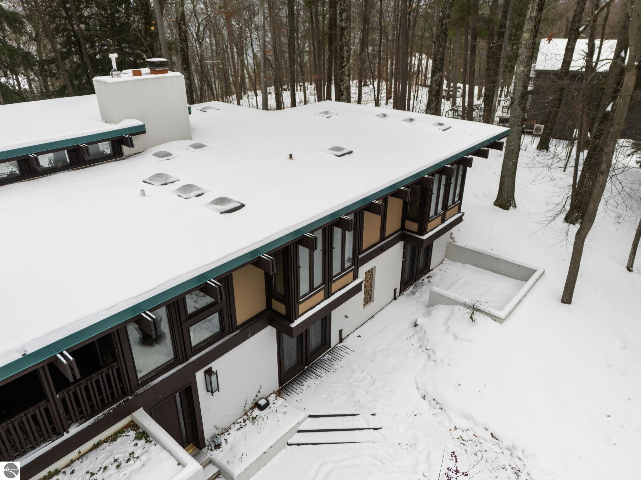 Traverse City, Michigan, 49686, United States, 3 Bedrooms Bedrooms, ,2 BathroomsBathrooms,Residential,Contingent,2007042