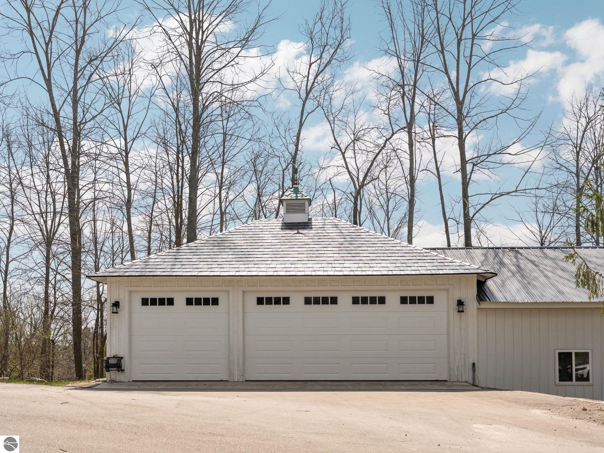 Traverse City, Michigan, 49684, United States, 5 Bedrooms Bedrooms, ,4 BathroomsBathrooms,Residential,Active,2043274