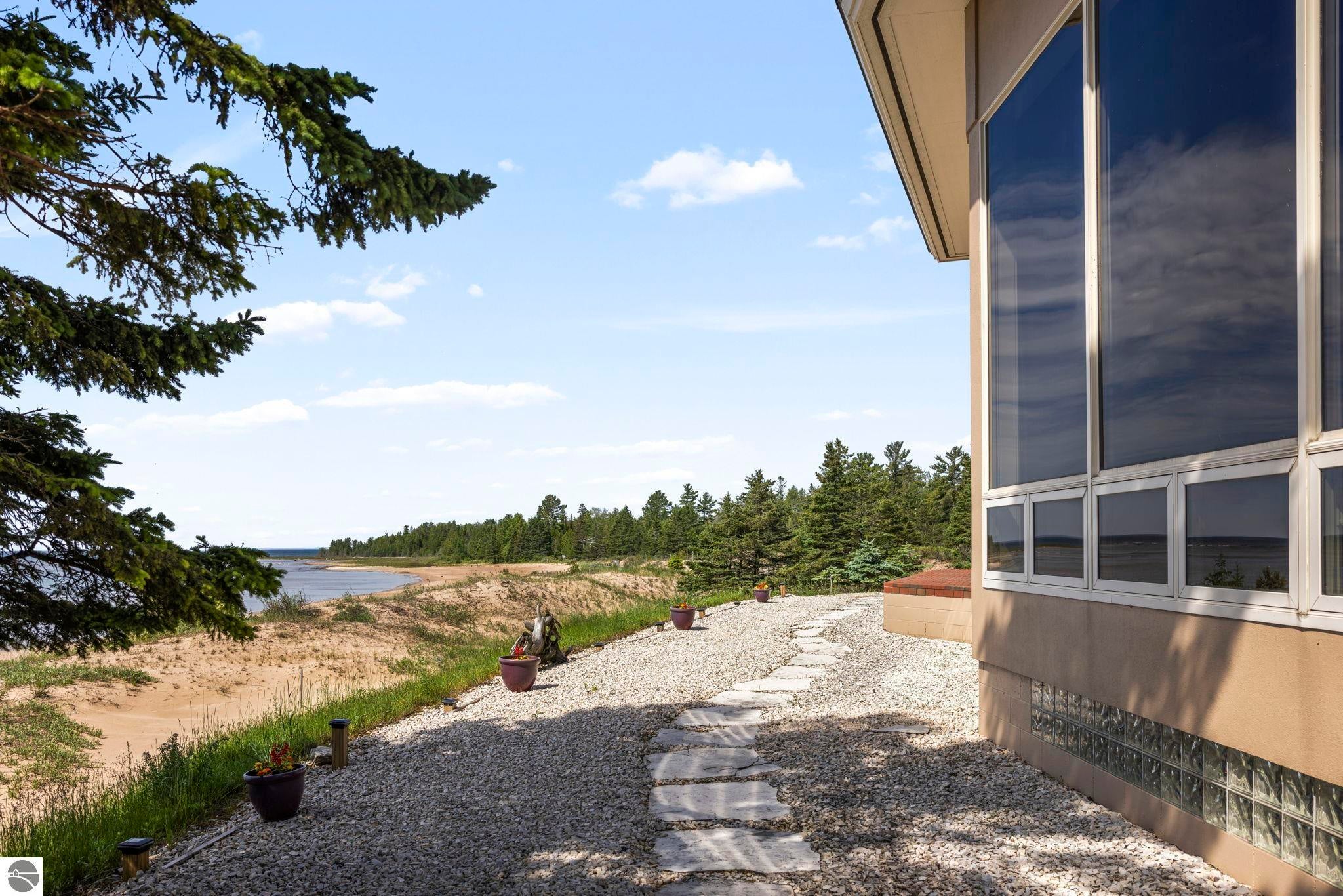 Manistique, Michigan, 49854, United States, 5 Bedrooms Bedrooms, ,5 BathroomsBathrooms,Residential,Active,1778718