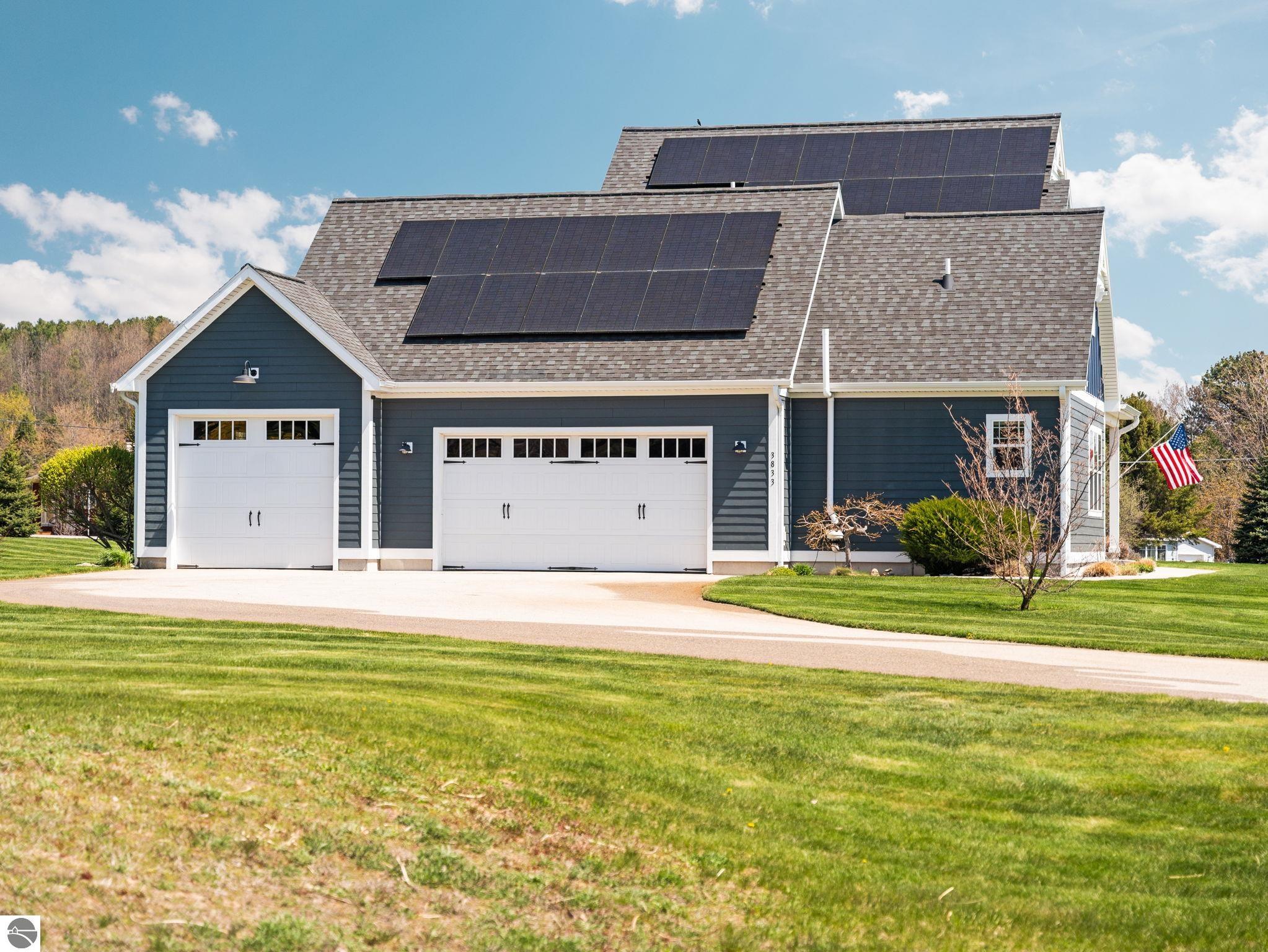 Traverse City, Michigan, 49686, United States, 4 Bedrooms Bedrooms, ,3 BathroomsBathrooms,Residential,Active,2045716