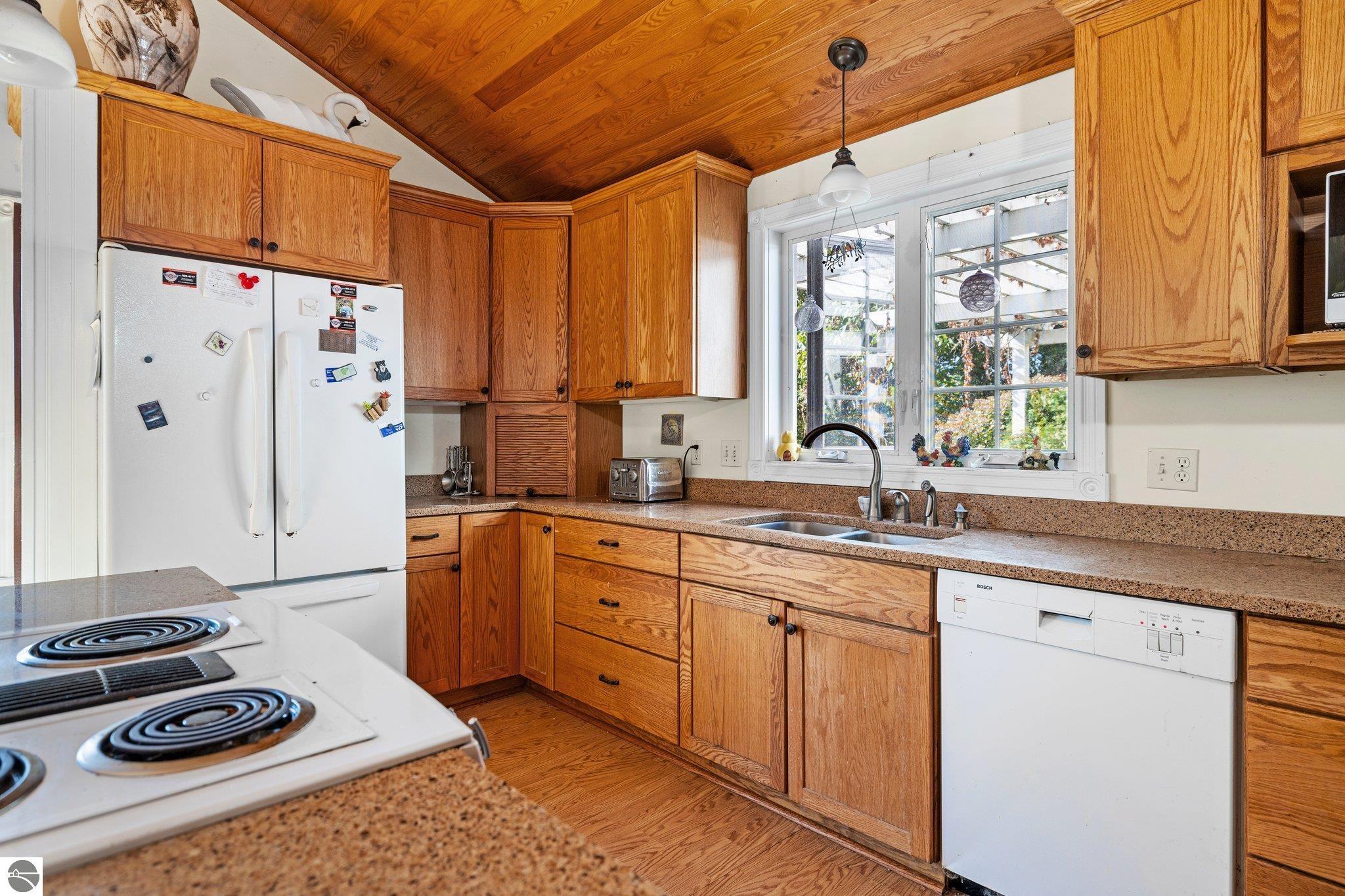 Traverse City, Michigan, 49686, United States, 4 Bedrooms Bedrooms, ,2 BathroomsBathrooms,Residential,Active,1934796