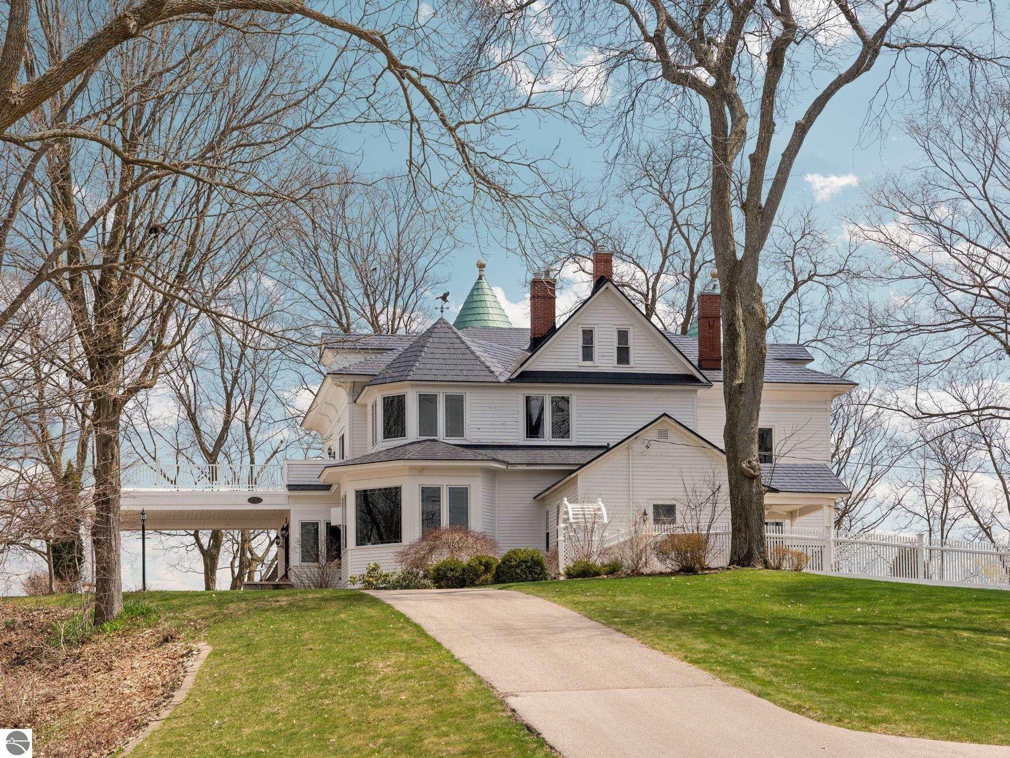 Traverse City, Michigan, 49684, United States, 5 Bedrooms Bedrooms, ,4 BathroomsBathrooms,Residential,Active,2043274