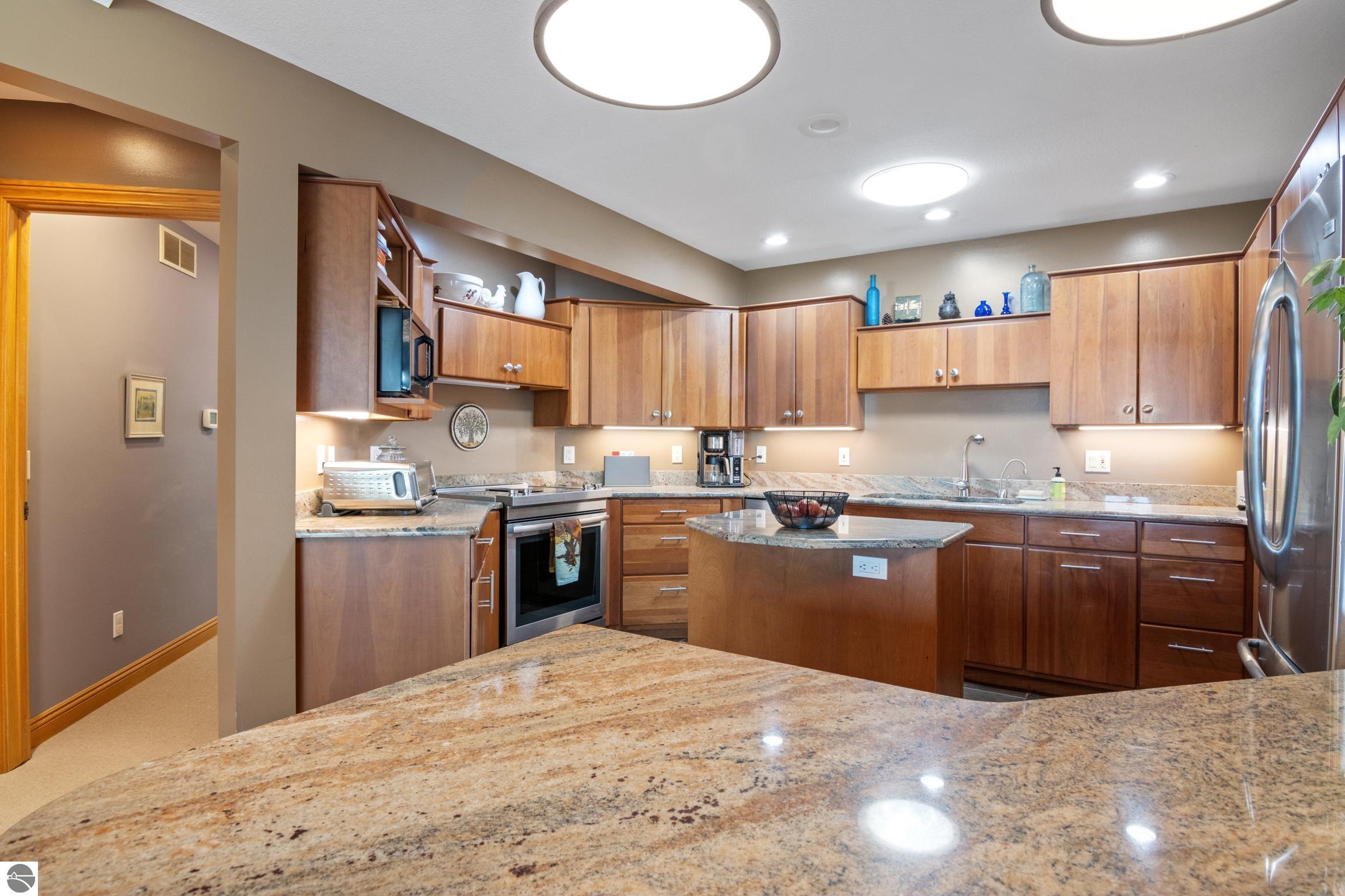 Williamsburg, Michigan, 49690, United States, ,4 BathroomsBathrooms,Residential,Active,1831821