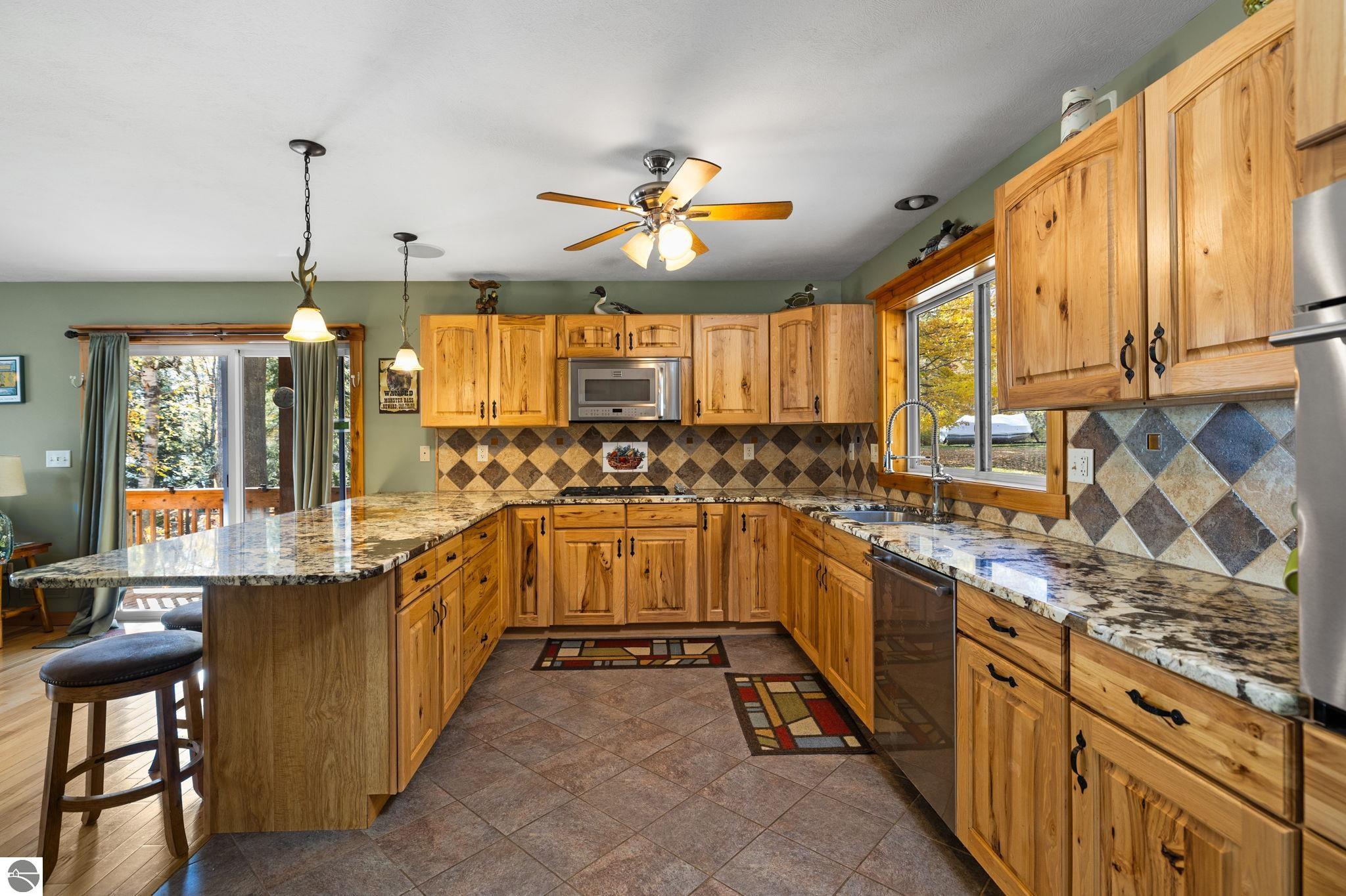 Traverse City, Michigan, 49696, United States, 2 Bedrooms Bedrooms, ,3 BathroomsBathrooms,Residential,Active,1985865